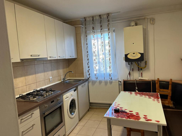 Podu Ros apartament  54 mp , 2 camere,  semidecomandat , de vanzare,  (liceul Cantemir) 162804
