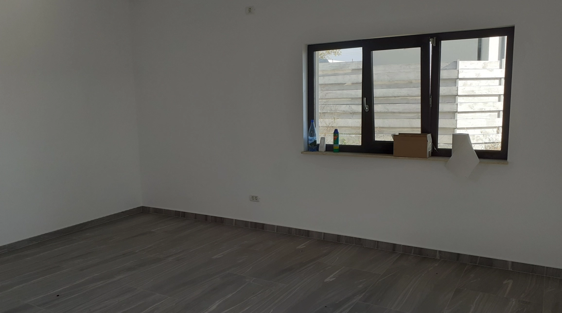 Oferta Valea Lupului casa 93 mp , 4 camere, de vanzare,  Restaurant Crystal imagine 3