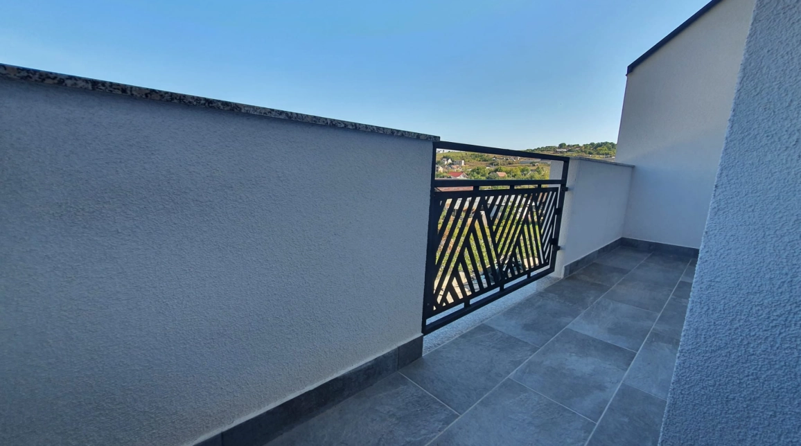 Oferta 4 camere, 103 mp , de vanzare casa in zona Visani,  la strada principala imagine 16