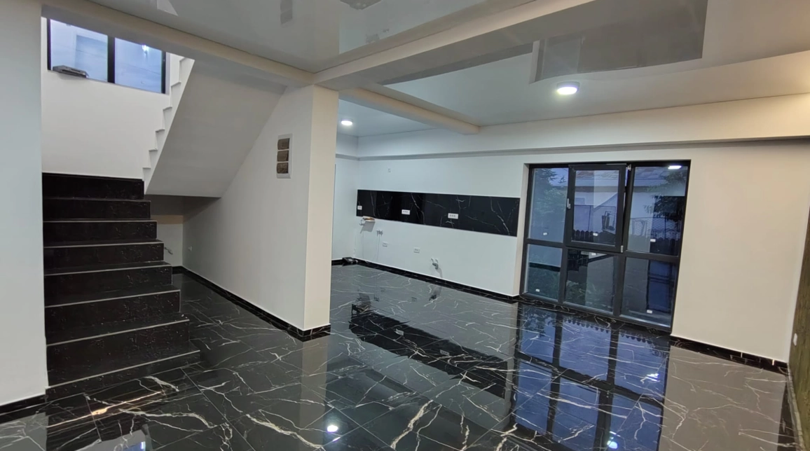 Oferta 4 camere, 131 mp , de vanzare casa in zona Popas Pacurari,  Valea Lupului - Antibiotice imagine 1