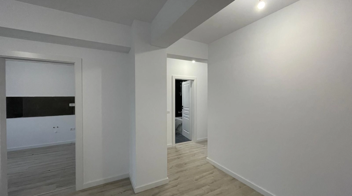 Oferta Apartament nou, 3 camere, semidecomandat, 83 mp , CUG, de vanzare,  1.5 km de la Al. T. Neculai imagine 4