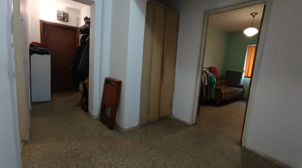 Oferta De vanzare apartament, 3 camere, decomandat, 68 mp , Centru,  UMF -B.dul Independentei imagine 2