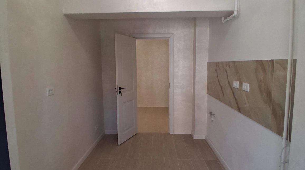 Oferta Pacurari apartament 94 mp , 3 camere, decomandat, de vanzare,  ALPHA BANK, MUNCA INVALIZILOR imagine 4