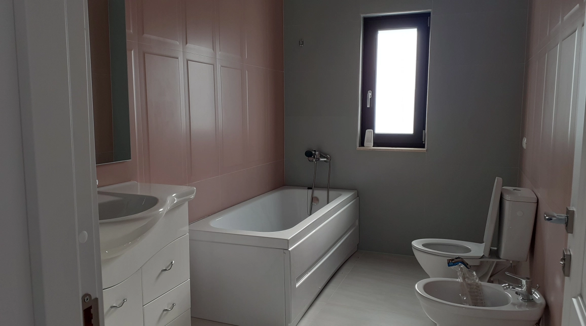 Oferta Valea Lupului casa 93 mp , 4 camere, de vanzare,  Restaurant Crystal imagine 4