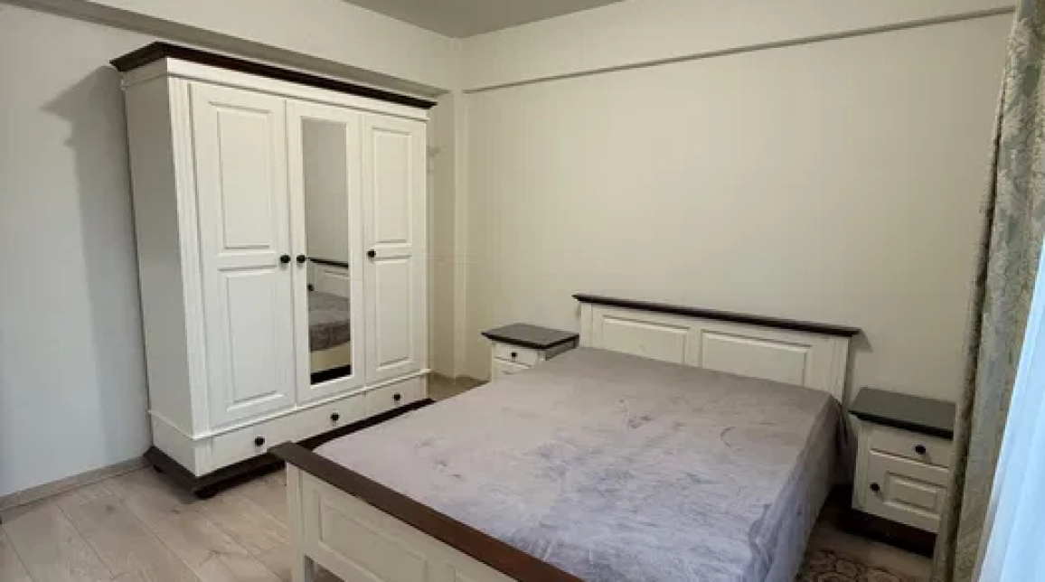 Oferta De inchiriat apartament, 2 camere, decomandat, 46 mp , Centru,  La Doi Pasi imagine 1