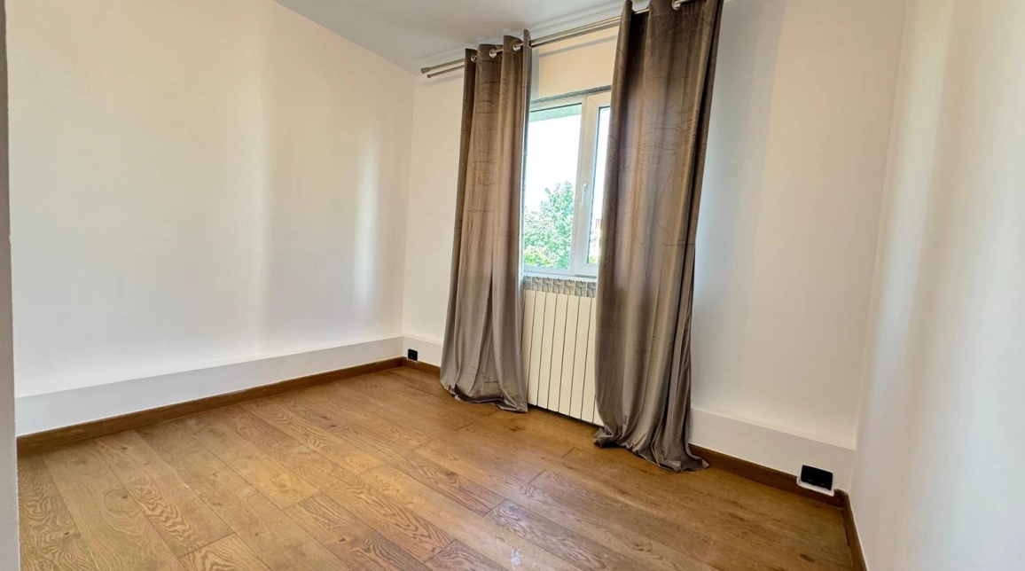 Oferta Apartament de vanzare, 4 camere, semidecomandat, 64 mp , Mircea cel Batran,  Complex Mircea cel Batran imagine 5