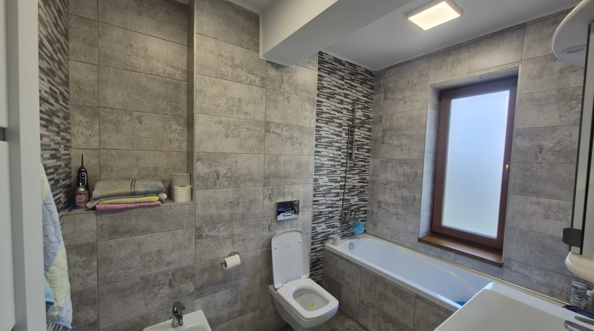 Oferta Casa, 4 camere, 115 mp , Miroslava, de vanzare,  Transanapet imagine 8