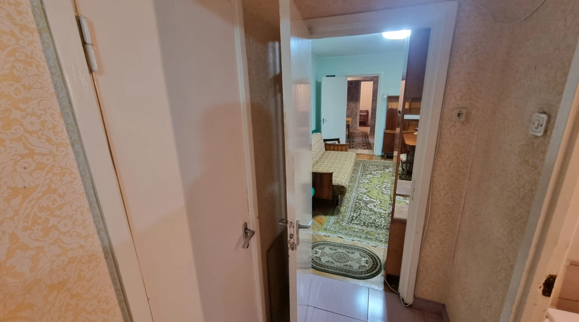 Oferta Tatarasi apartament 64 mp , 3 camere, semidecomandat, de vanzare,  Piata Chirila imagine 3