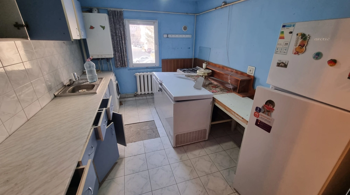 Oferta Tomesti apartament 93 mp , 4 camere, decomandat, de vanzare,  Scoala Patrascanu imagine 1