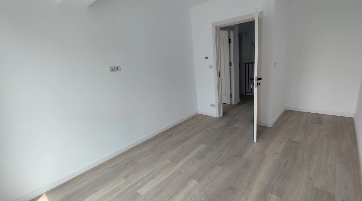 Oferta Apartament nou de vanzare, 3 camere, semidecomandat, 80 mp , Popas Pacurari,  400m de la drumul european imagine 3