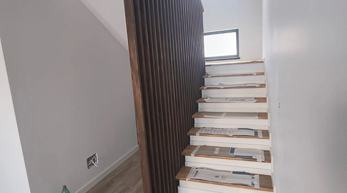 Oferta Casa, 4 camere, 125 mp , Valea Adanca, de vanzare,  5 drumuri imagine 1