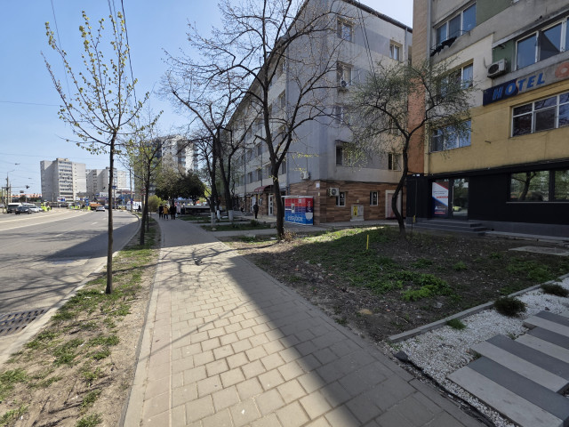 Spatiu comercial Podu Ros - Piata Nicolina  97mp  162144