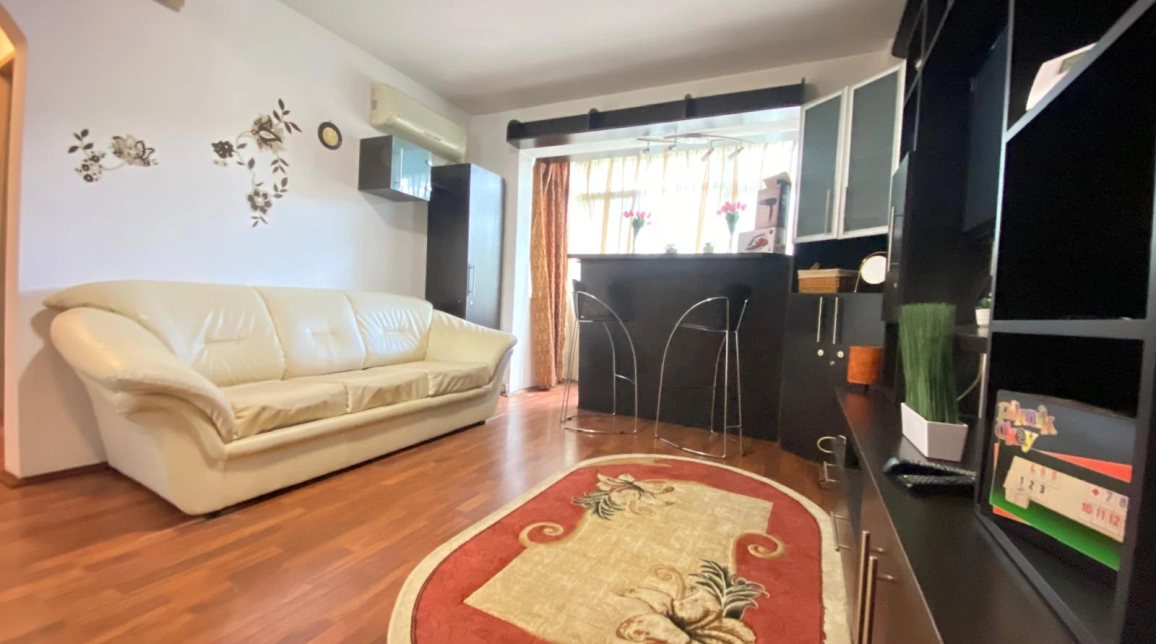 Oferta De vanzare apartament, 3 camere, semidecomandat, 66 mp , Podu Ros,  Bld Socola imagine 3