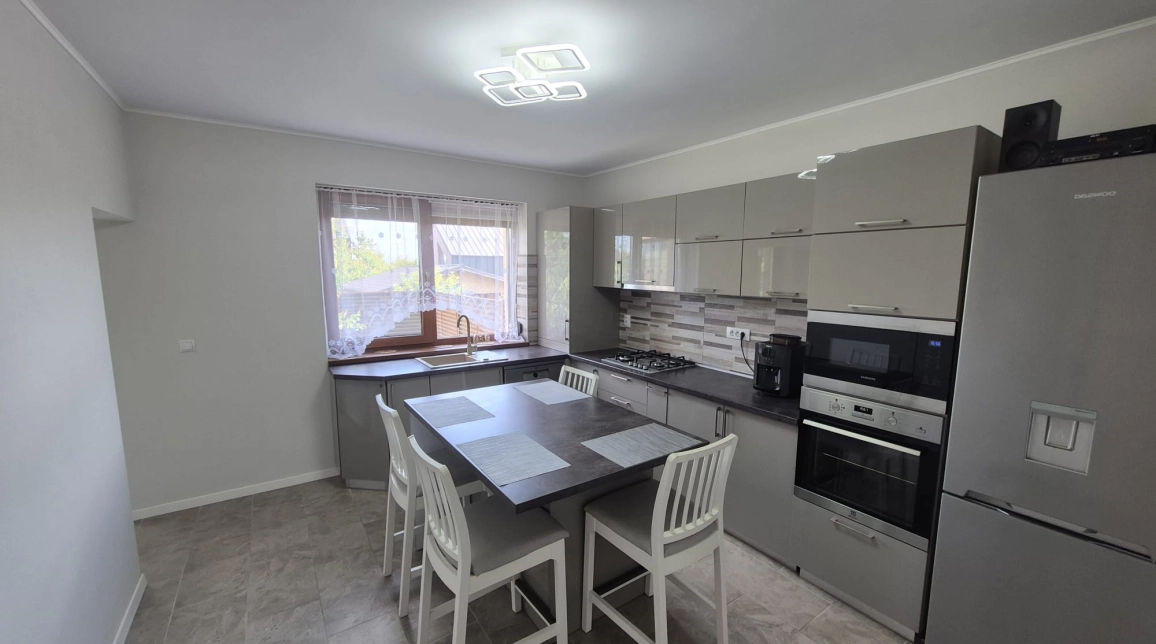 Oferta Casa, 4 camere, 115 mp , Miroslava, de vanzare,  Transanapet imagine 3