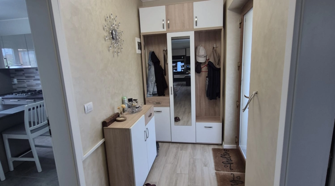 Oferta Casa, 4 camere, 115 mp , Miroslava, de vanzare,  Transanapet imagine 7