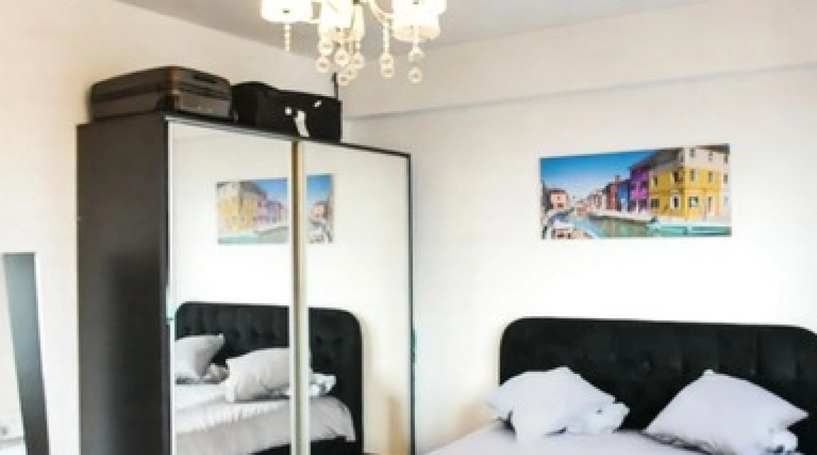 Oferta Apartament, o camera, semidecomandat, 28 mp , Centru, de vanzare,  Palas imagine 1