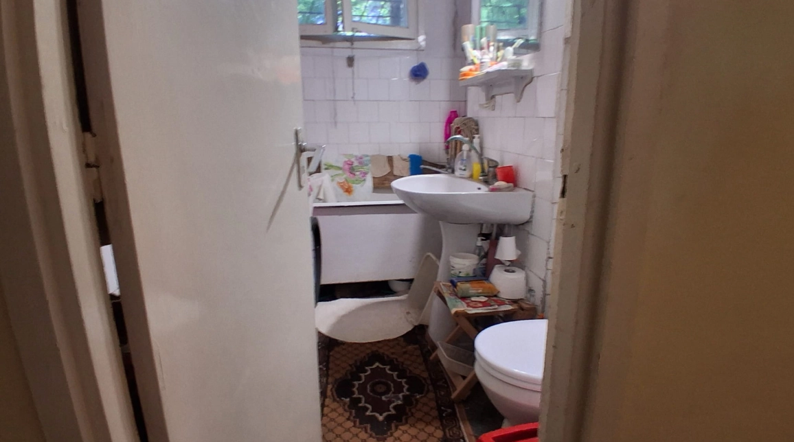 Oferta 3 camere, semidecomandat, 70 mp , de vanzare apartament in zona Podu Ros,  Liceul Emil Racovita imagine 9