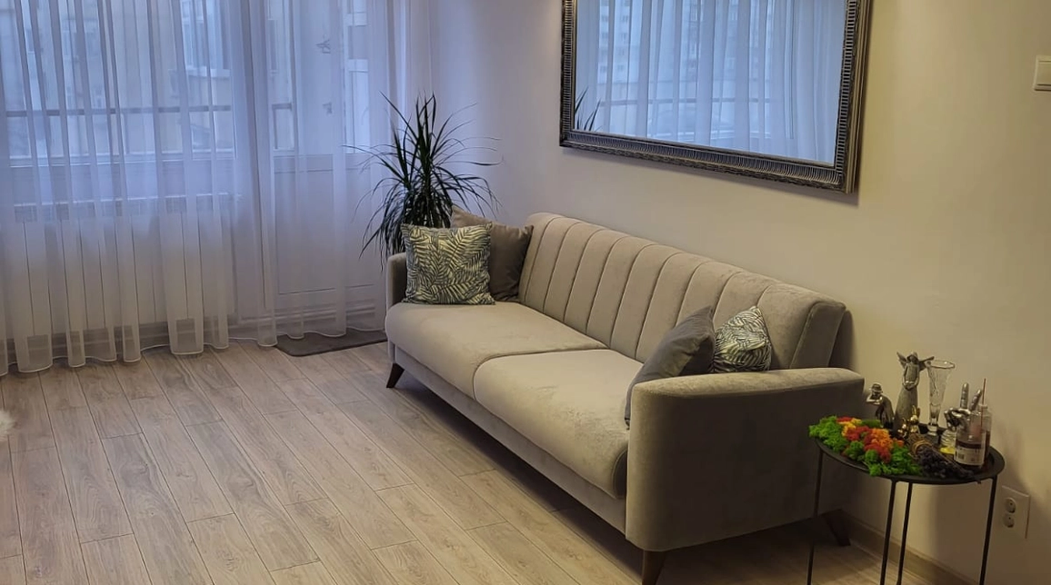 Oferta Gara apartament 80 mp , 3 camere, decomandat, de vanzare,  ARCU, CARREFOUR MARKET imagine 1