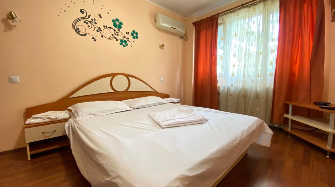 Oferta De vanzare apartament, 3 camere, semidecomandat, 66 mp , Podu Ros,  Bld Socola imagine 1