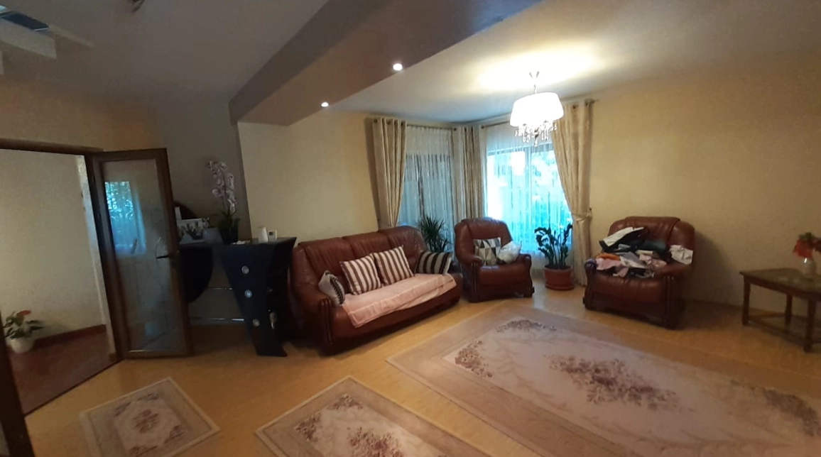 Oferta Pacurari casa 200 mp , 4 camere, de vanzare,  str Culianu imagine 7