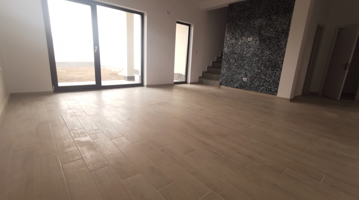 Oferta 4 camere, decomandat, 160 mp , de vanzare apartament nou in zona Bucium,  Apartament tip Vila - 400m de Sos.Bucium imagine 1