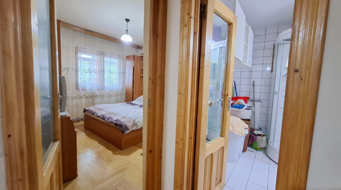 Oferta 3 camere, semidecomandat, 60 mp , de vanzare apartament in zona Nicolina,  Nicolina 2 imagine 6