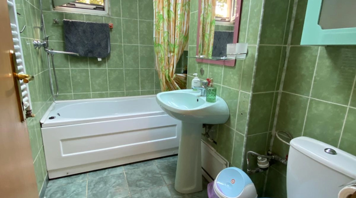 Oferta De vanzare apartament, 3 camere, semidecomandat, 66 mp , Podu Ros,  Bld Socola imagine 8