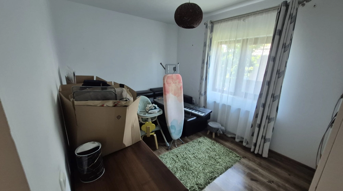 Oferta Casa, 5 camere, 148 mp , Miroslava, de vanzare,   Valea Adanca -5 drumuri imagine 7