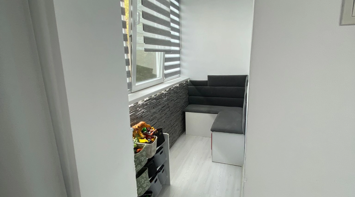 Oferta 3 camere, semidecomandat, 67 mp , de vanzare apartament in zona Podu Ros,  bld Tutora imagine 9