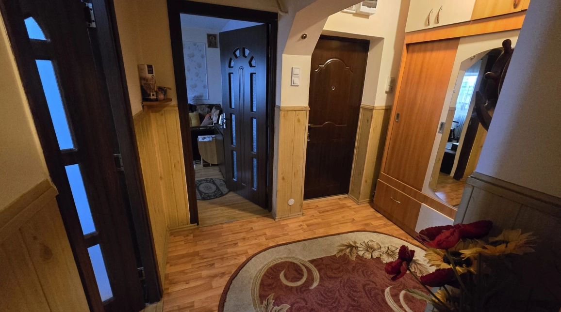 Oferta 5 camere, , 135 mp , de vanzare apartament in zona Baza 3,  carrefour felicia la bulevard imagine 2