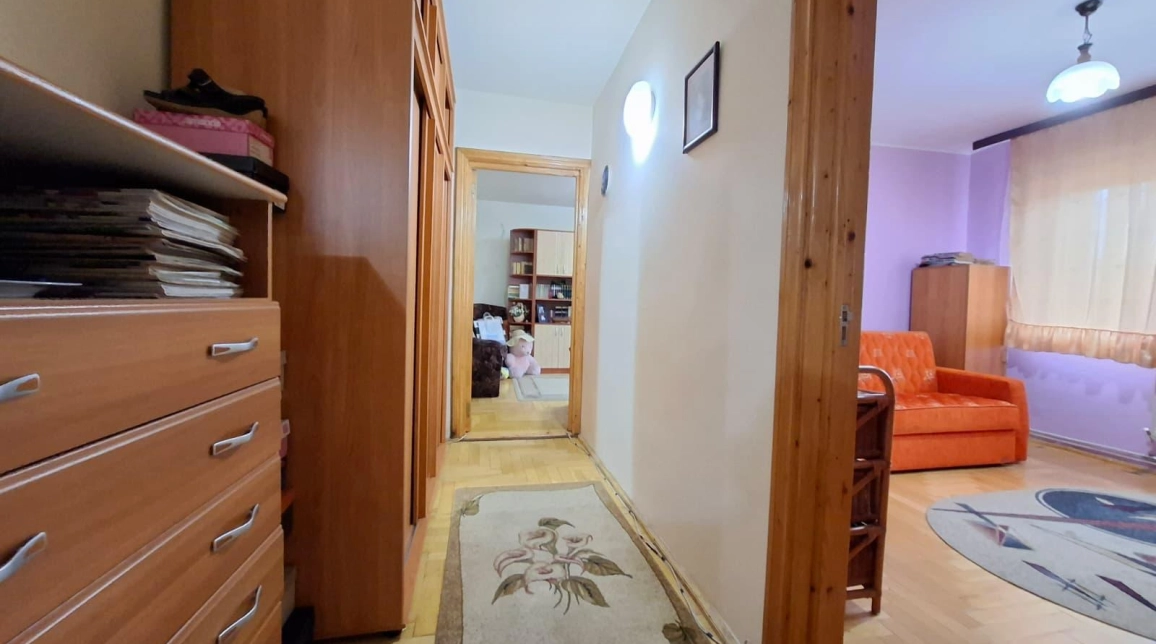 Oferta 3 camere, semidecomandat, 60 mp , de vanzare apartament in zona Nicolina,  Nicolina 2 imagine 4