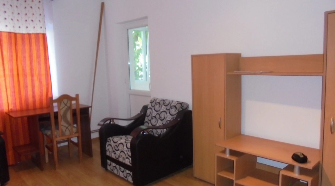 Oferta Apartament de inchiriat, 2 camere, decomandat, 45 mp , Podul de Fier,  Tg Cucu imagine 2
