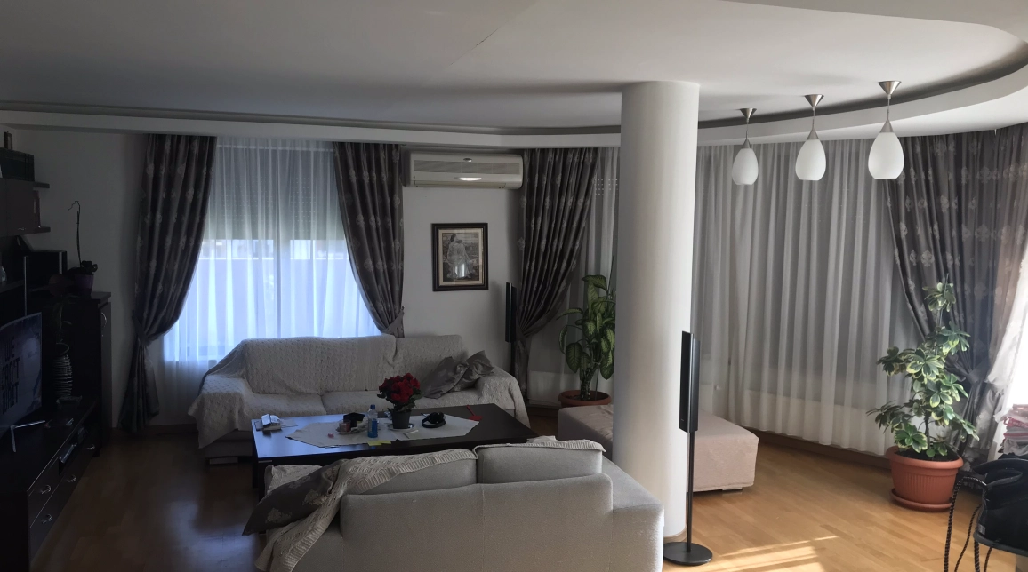 Oferta De vanzare casa, 4 camere, 250 mp , Popas Pacurari,  complex Soleia imagine 5