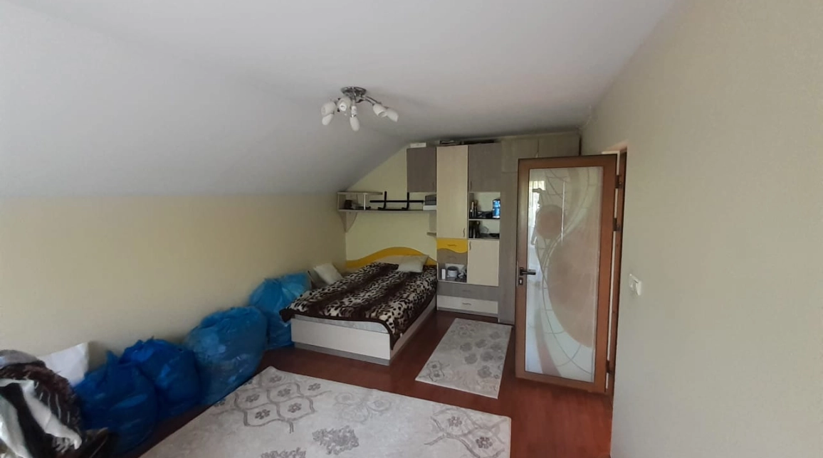 Oferta Pacurari casa 200 mp , 4 camere, de vanzare,  str Culianu imagine 4