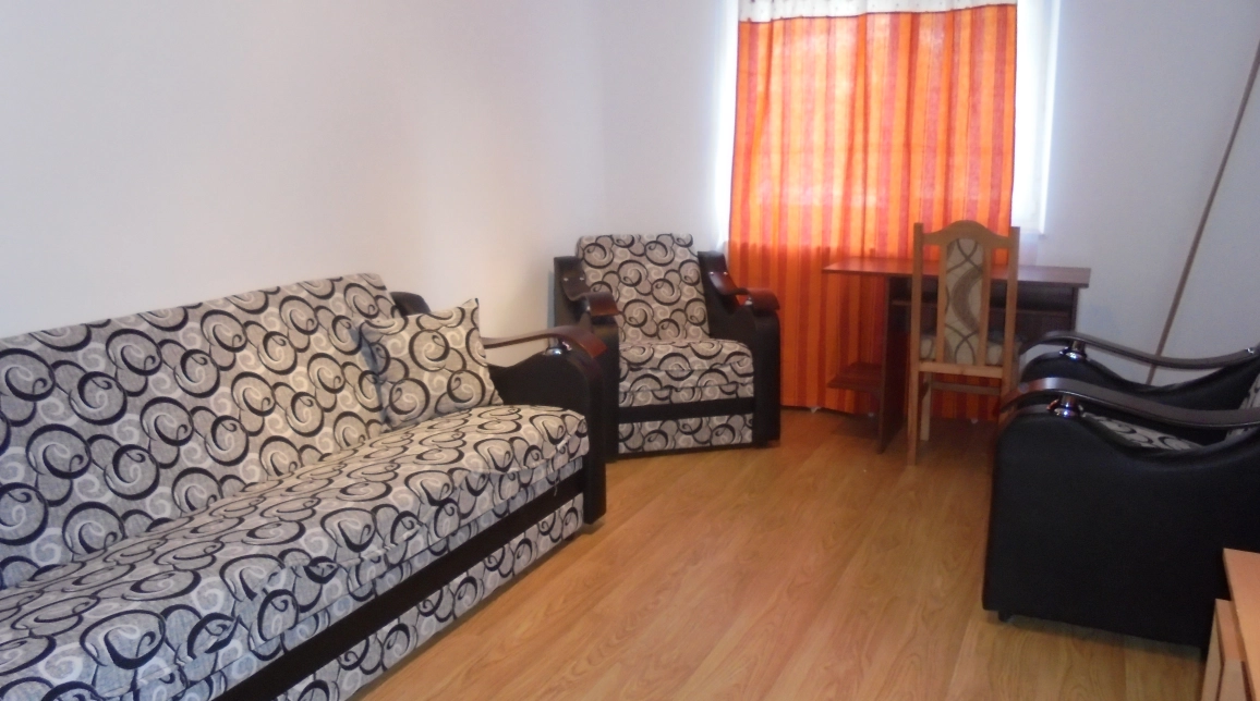 Oferta Apartament de inchiriat, 2 camere, decomandat, 45 mp , Podul de Fier,  Tg Cucu imagine 1