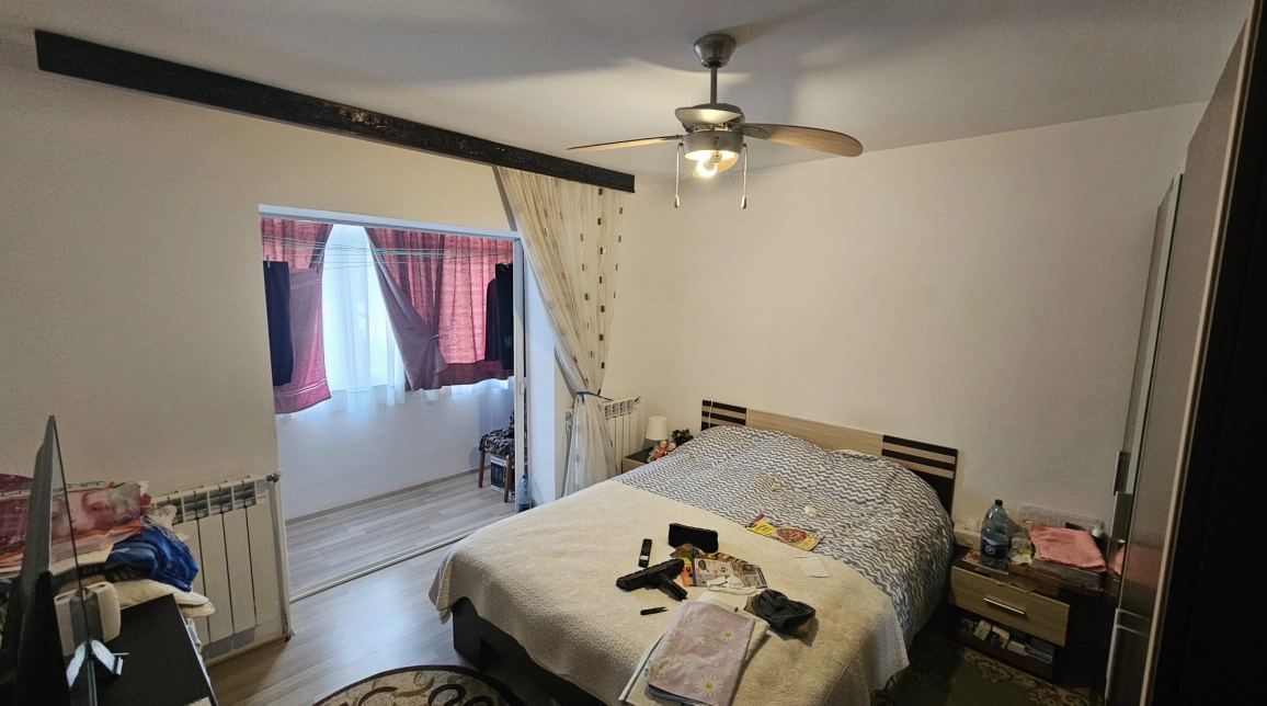 Oferta Frumoasa apartament 76 mp , 3 camere, decomandat, de vanzare,  Diminetii  imagine 2