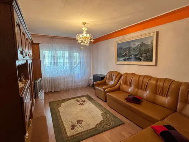 De inchiriat apartament, 3 camere,  decomandat ,  75 mp , Alexandru cel Bun,  (Piata Voievozilor) 162002