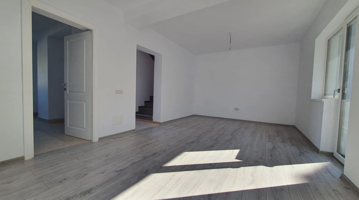 Oferta Apartament nou de vanzare, 4 camere, , 100 mp , Bucium,  TLT Visan imagine 5