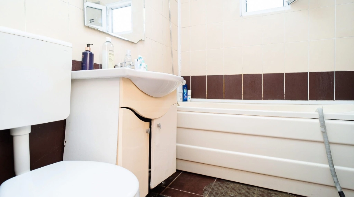 Oferta Apartament de vanzare, 3 camere, semidecomandat, 63 mp , Alexandru cel Bun,  Piata Voievozilor  INTABULAT imagine 7