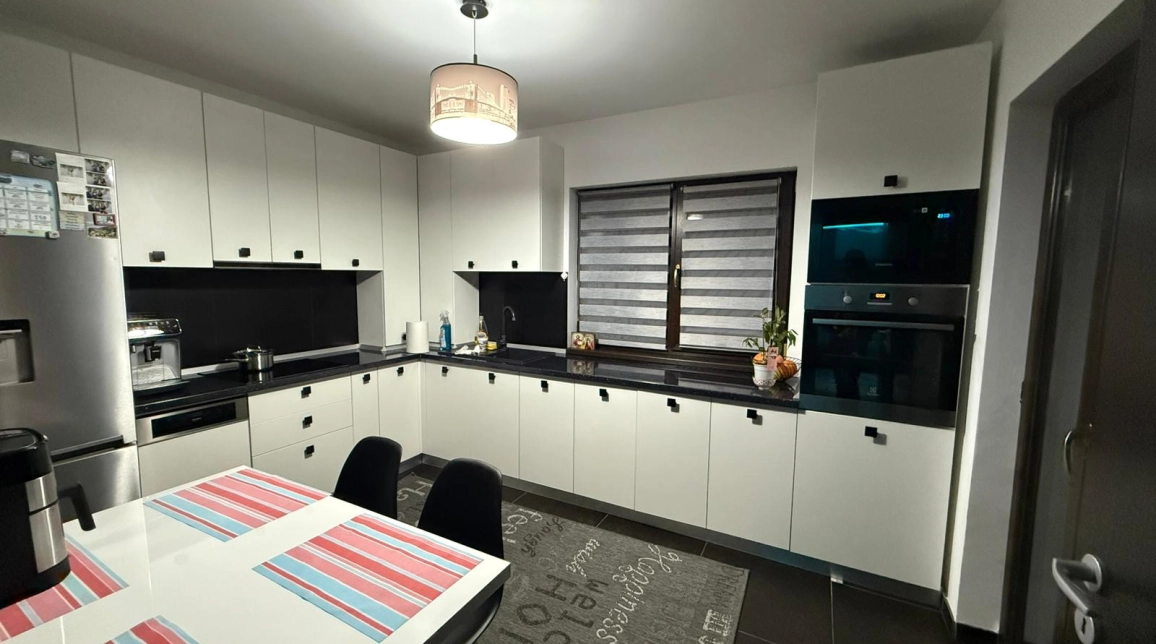 Oferta Valea Adanca casa 150 mp , 5 camere, de vanzare,  5 drumuri imagine 3