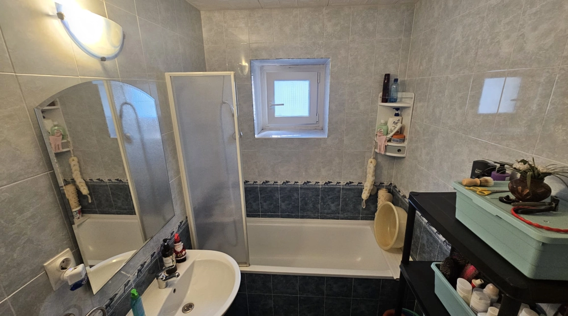 Oferta Frumoasa apartament 76 mp , 3 camere, decomandat, de vanzare,  Diminetii  imagine 8