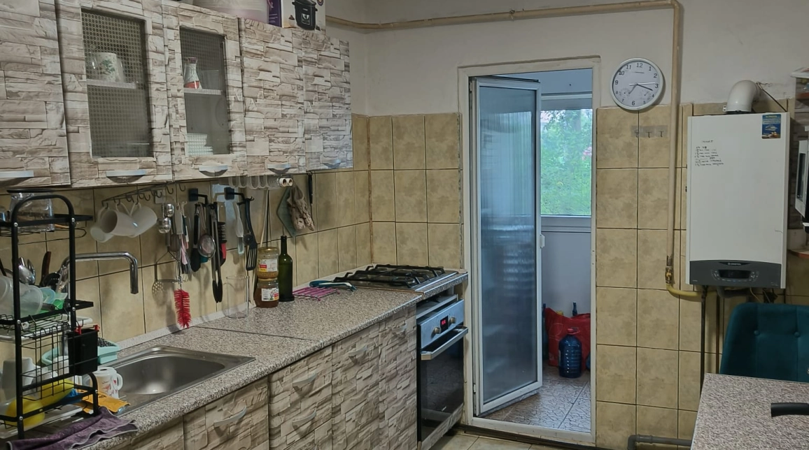 Oferta 3 camere, decomandat, 70 mp , de vanzare apartament in zona Metalurgie,  Profi-Bulevardul Chimiei imagine 1
