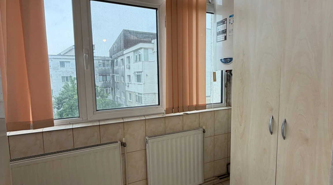 Oferta 2 camere, decomandat, 51 mp , de vanzare apartament in zona Nicolina,  Nicolina 2 Prima statie imagine 6