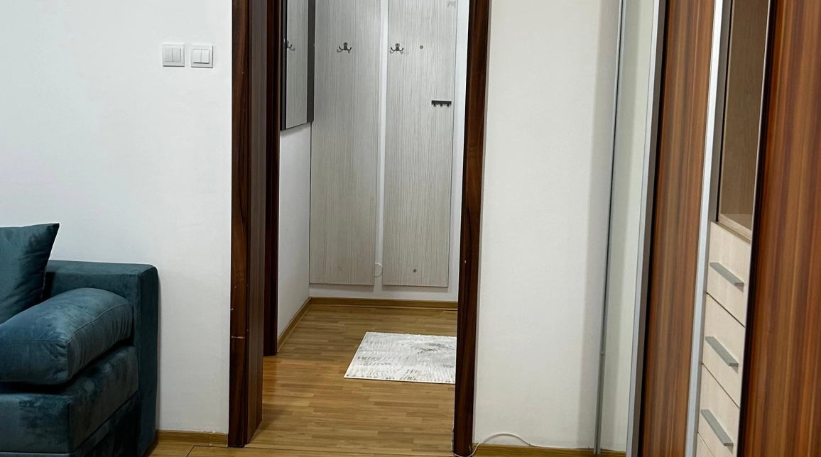 Oferta Podu Ros apartament 50 mp , 2 camere, semidecomandat, de vanzare,  Liceul Racovita imagine 3
