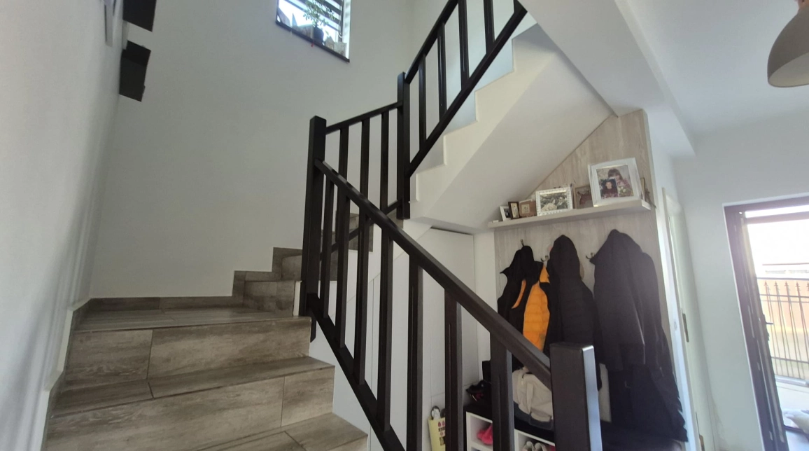 Oferta De vanzare casa, 4 camere, 110 mp , Miroslava,  Transanapet imagine 5