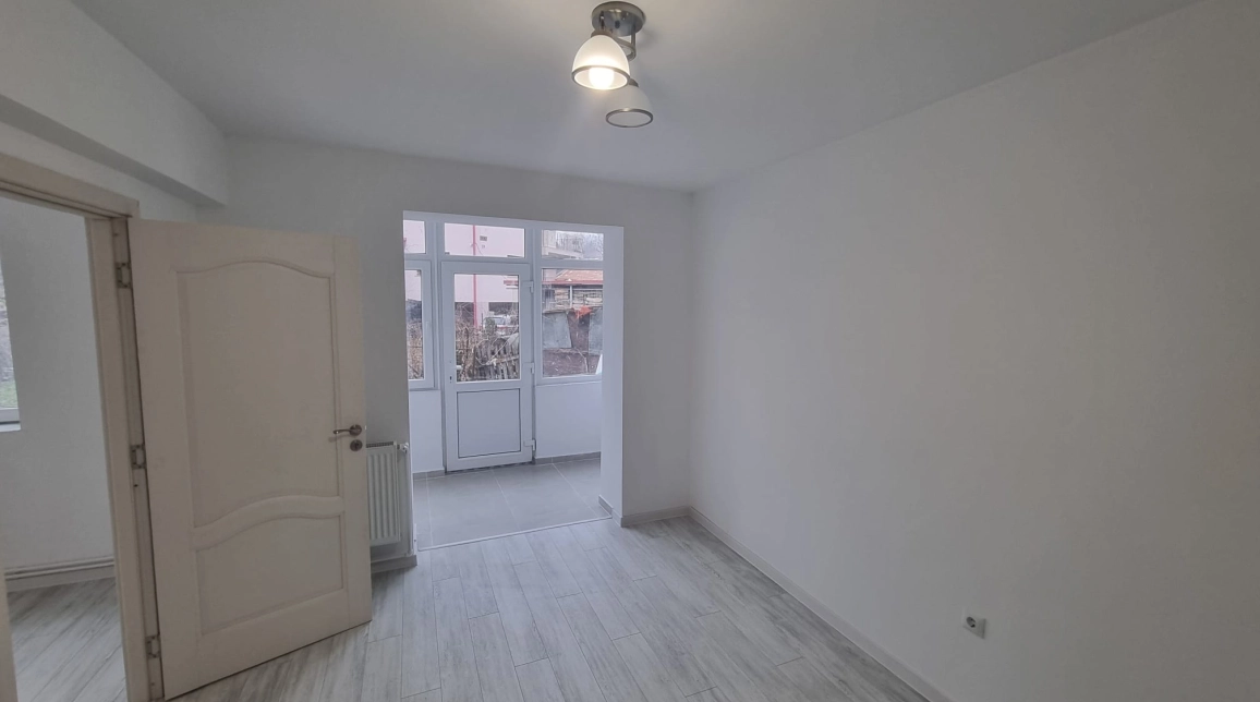 Oferta De vanzare apartament, 2 camere, nedecomandat, 50 mp , Tudor Vladimirescu,  Intersectia Bucsinescu imagine 1