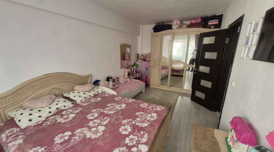 Oferta De vanzare apartament, o camera, decomandat, 30 mp , Galata,  Panoramic imagine 2