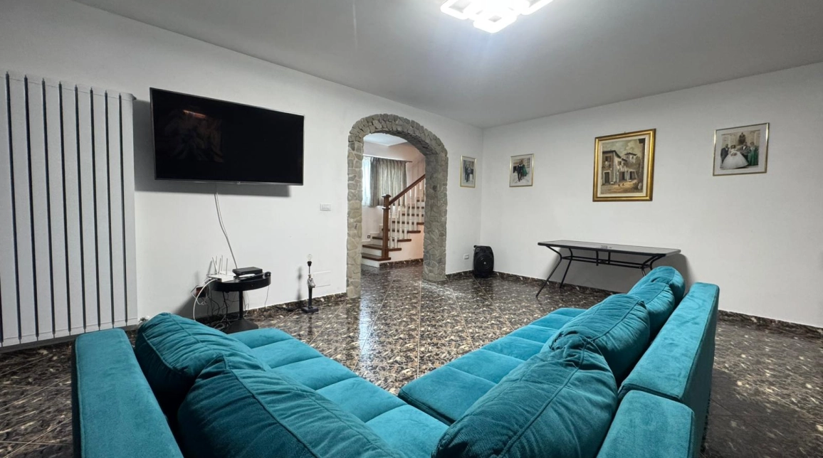 Oferta 4 camere, 194 mp , de vanzare casa in zona Tomesti,  Chicerea  inainte de Biserica imagine 1
