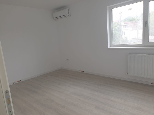 Apartament nou de vanzare, 2 camere,  decomandat ,  60 mp , Podu Ros,  (la 3 km de Palas) 140280