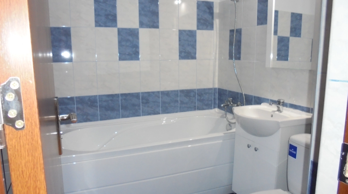 Oferta Apartament de inchiriat, 2 camere, decomandat, 45 mp , Podul de Fier,  Tg Cucu imagine 3